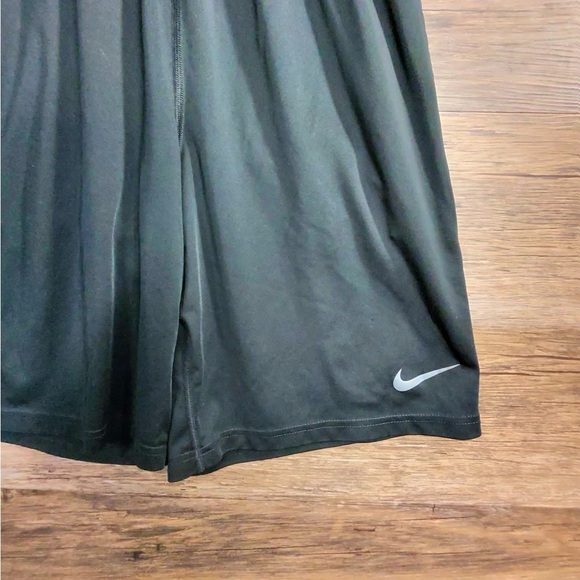 Nike Men's Black Athletic Shorts - Picture 3 of 9